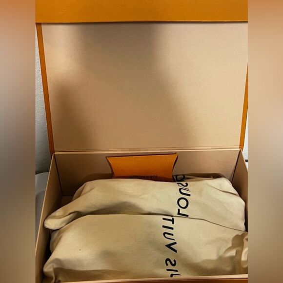 Louis Vuitton Authentic Run Away Sneaker Tri-Color Size UK7 Mens  Box & Dust bag - Picture 10 of 13